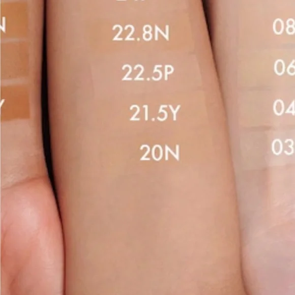 New sealed 21.5 y Sephora best skin ever foundation full sized 25ml - Picture 2 of 3